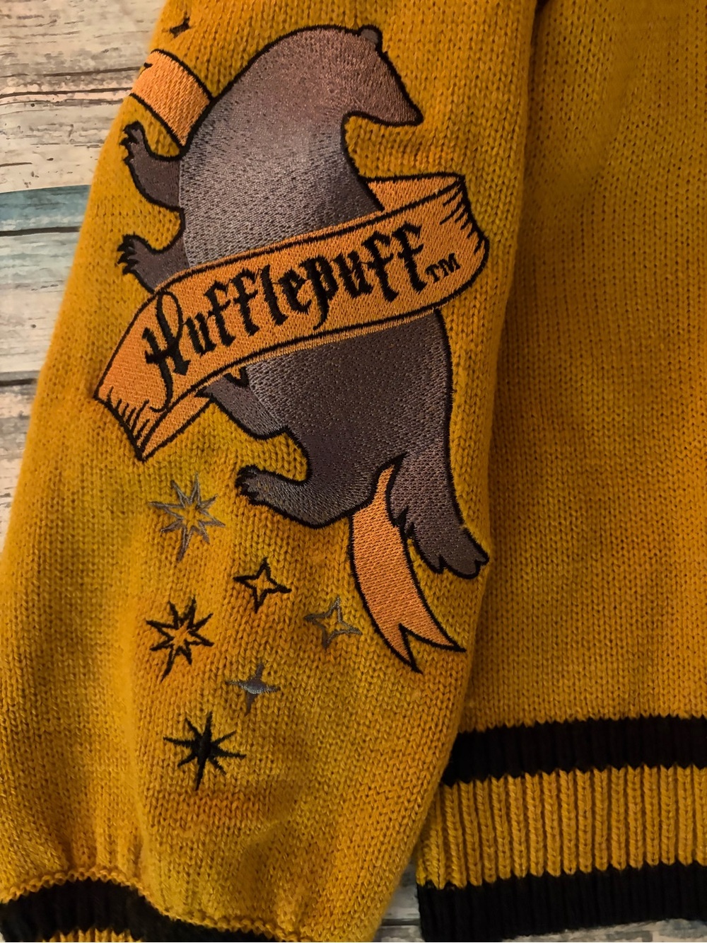 Harry Potter Hufflepuff Mustard Yellow V-Neck Button Cardigan - Picture 6 of 7